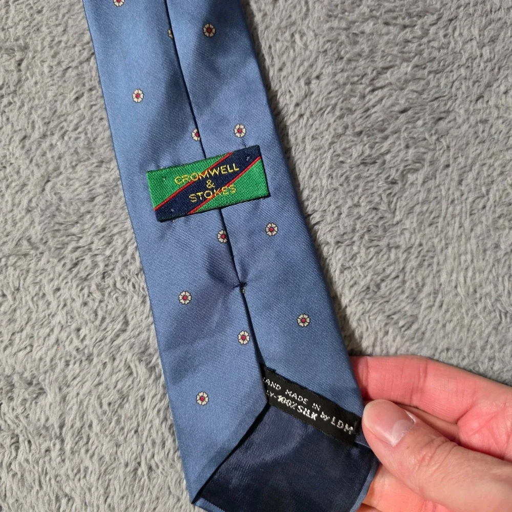 Cromwell & Stokes Mens OS Necktie Blue Silk Floral‎ Medallion Hand Made Italy
